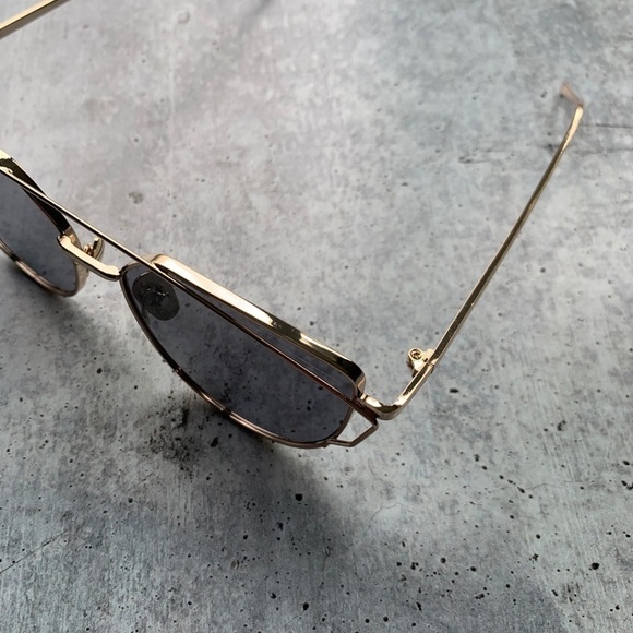 NWT?Smokey Dark Cat Eyed Oversized Sunglasses main image 4